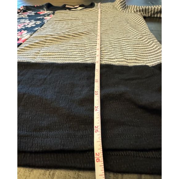 Chico's Mixed Print Long Sleeve Floral and Striped Top - Sz 2 (L/12) - Picture 7 of 11